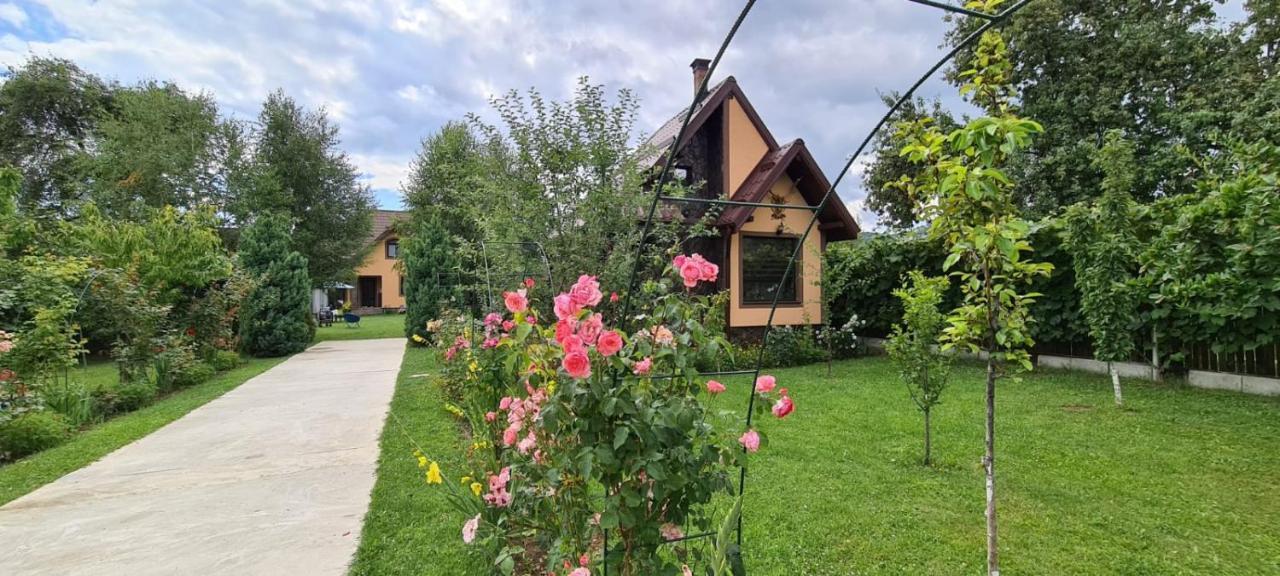 Hotel Conacul Caterinei Polovragi Esterno foto